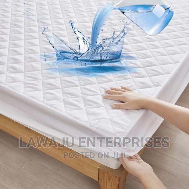 5*6 Waterproof Mattress Protector Cover - main view