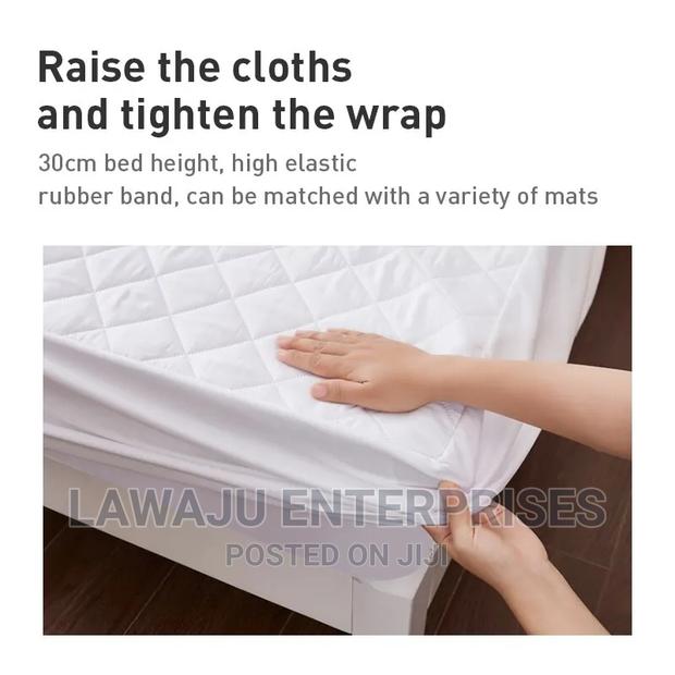 6*6 Padded Waterproof Mattress Cover - thumbnail 3