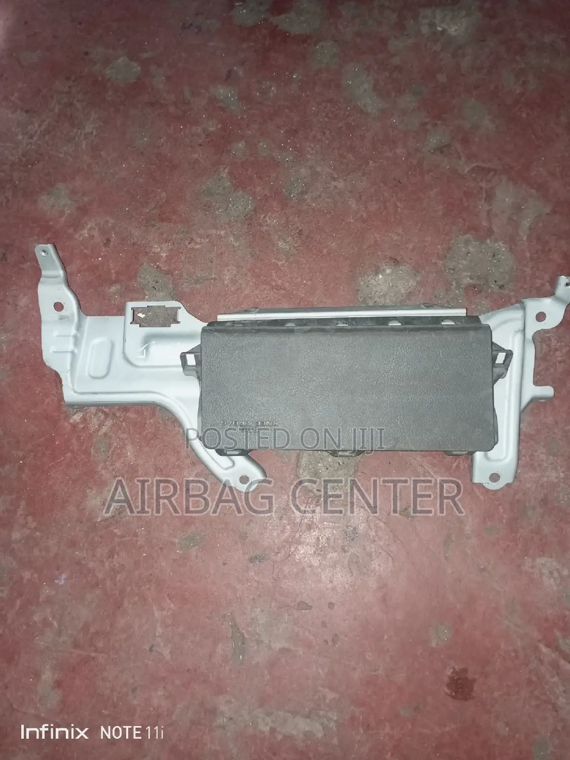 Toyota Mark X Knee Airbag