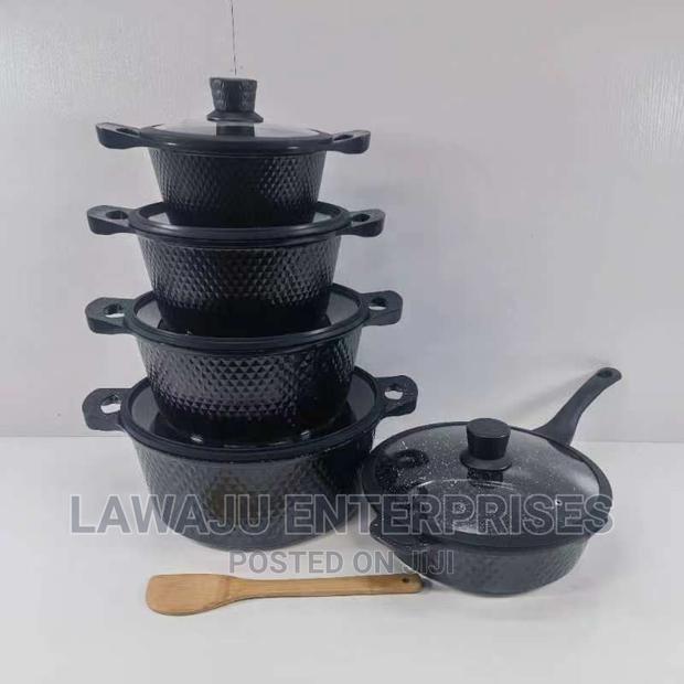 11PC Black Bosch Cookware With Silicon Lid Covers