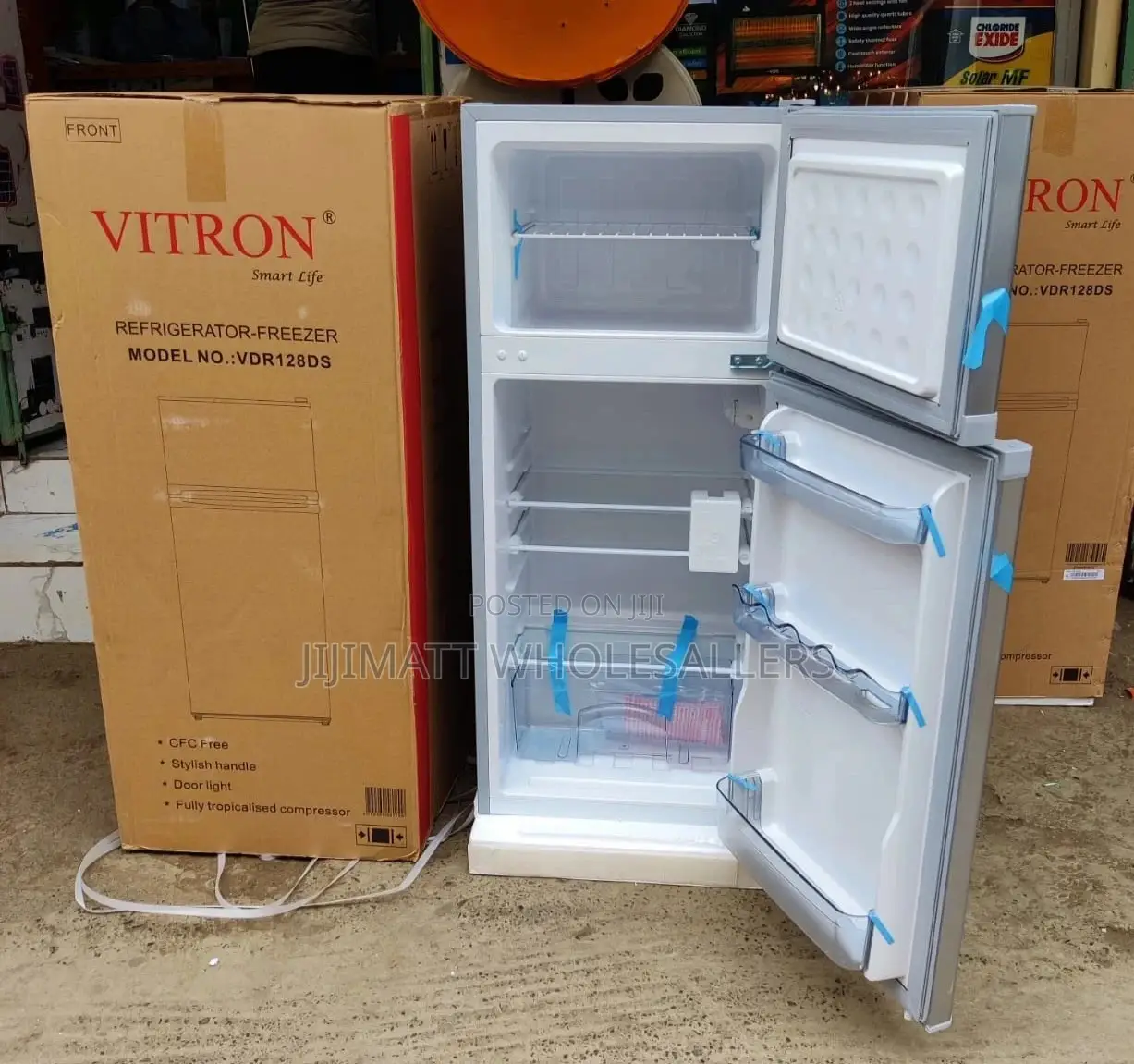 Fridge/Refrigerator/Vitron Double Door 128litres Fridge