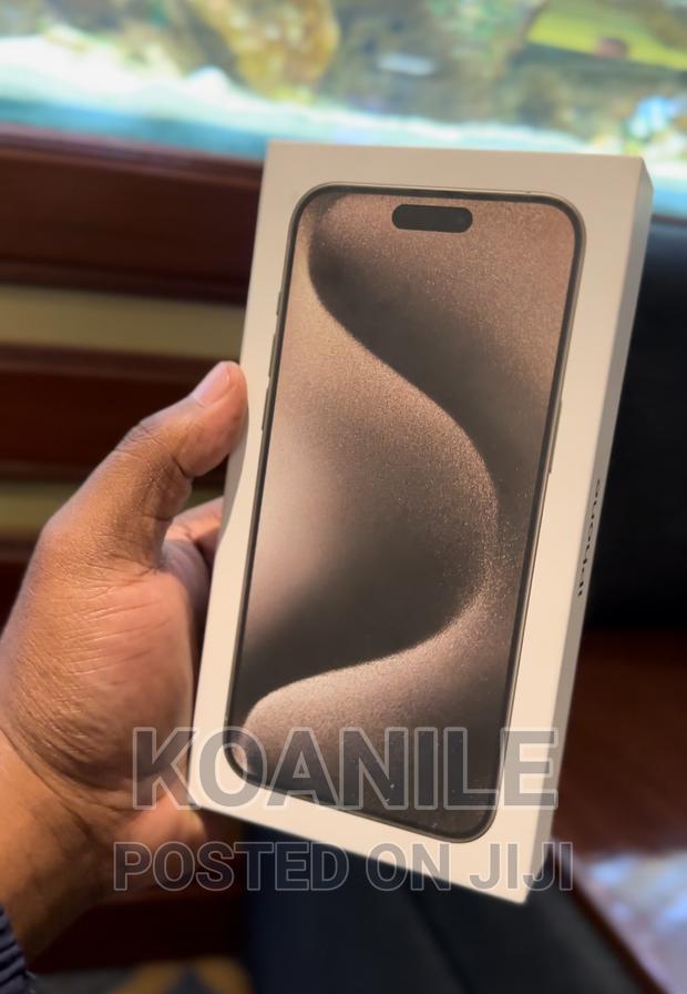 New Apple iPhone 15 Pro Max 256 GB Gray - thumbnail 3