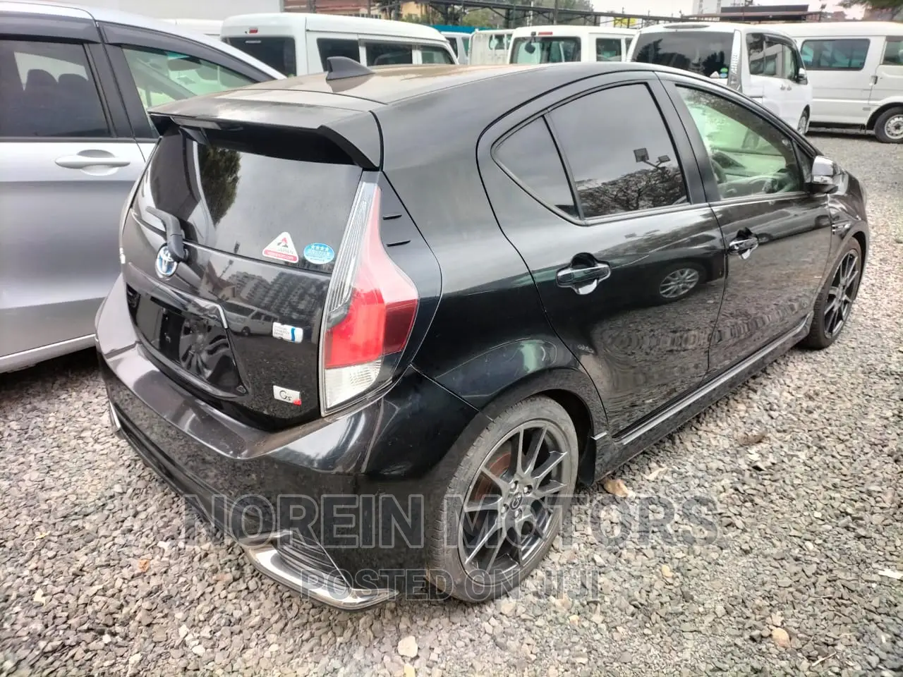 Toyota Aqua 2017 Black