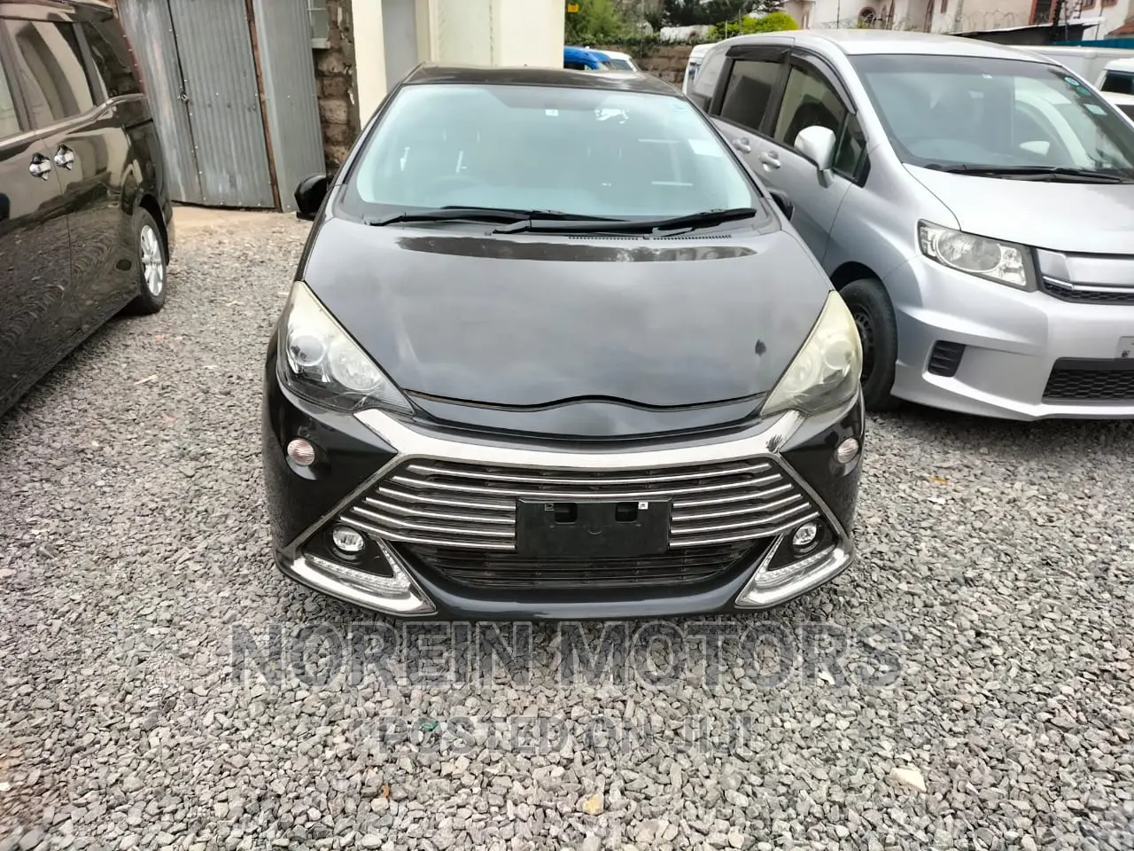 Toyota Aqua 2017 Black