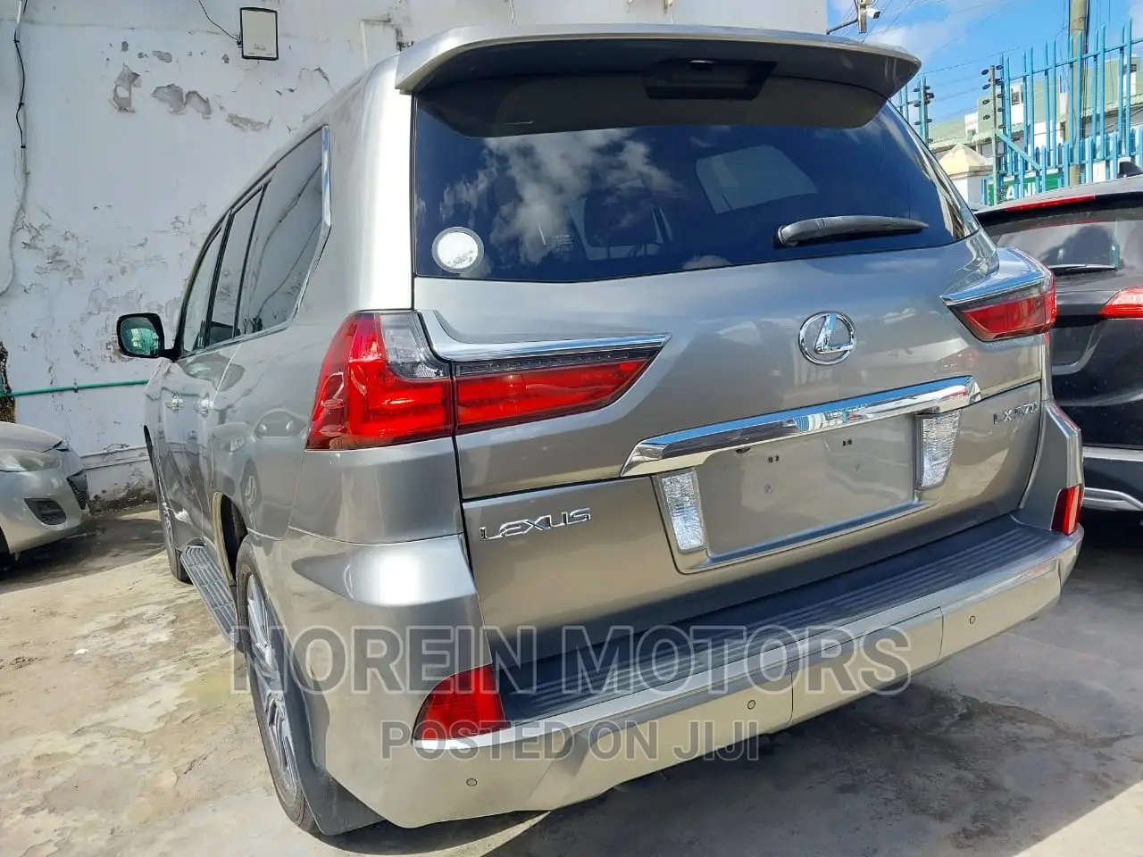 Lexus LX 2018 Gold