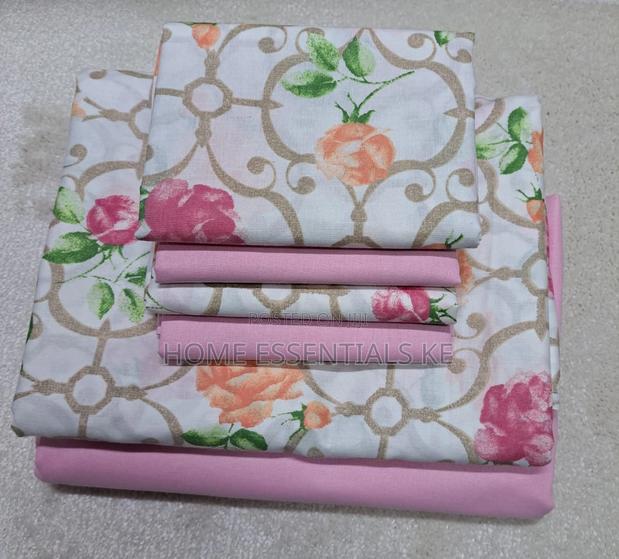 7 by 8 Cotton Bedsheet 
Two Bedsheets With Four Pillowcases - thumbnail 4