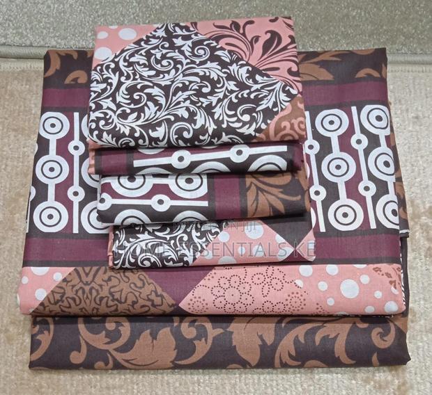 7 by 8 Cotton Bedsheet 
Two Bedsheets With Four Pillowcases - thumbnail 18