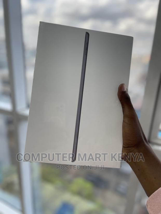 New Apple iPad 9.7 64 GB Blue - main view