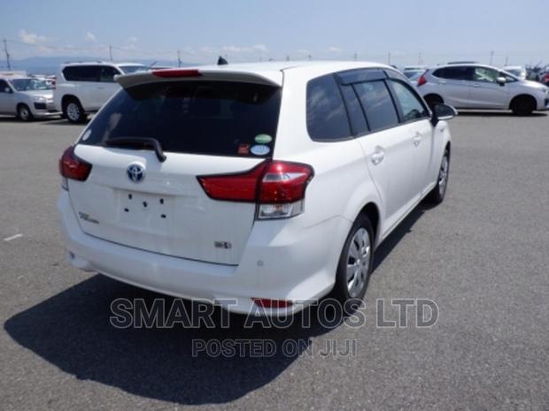 Toyota Corolla Fielder 2016 White - thumbnail 2
