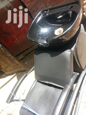 Salon Seat With Basin - thumbnail 2