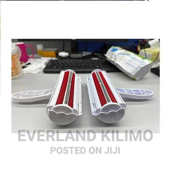 Self Cleaning Fur Remover - main view