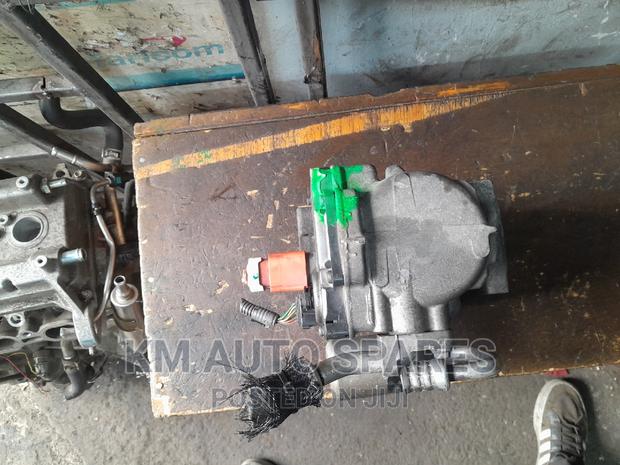Toyota Lexus Hyrbid AC Compressor. - thumbnail 4