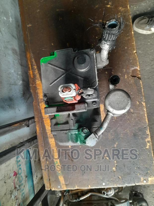 Toyota Lexus Hyrbid AC Compressor. - thumbnail 2