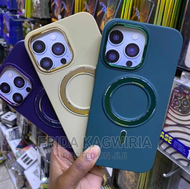 iPhone 14 Silicone Magsafe Case