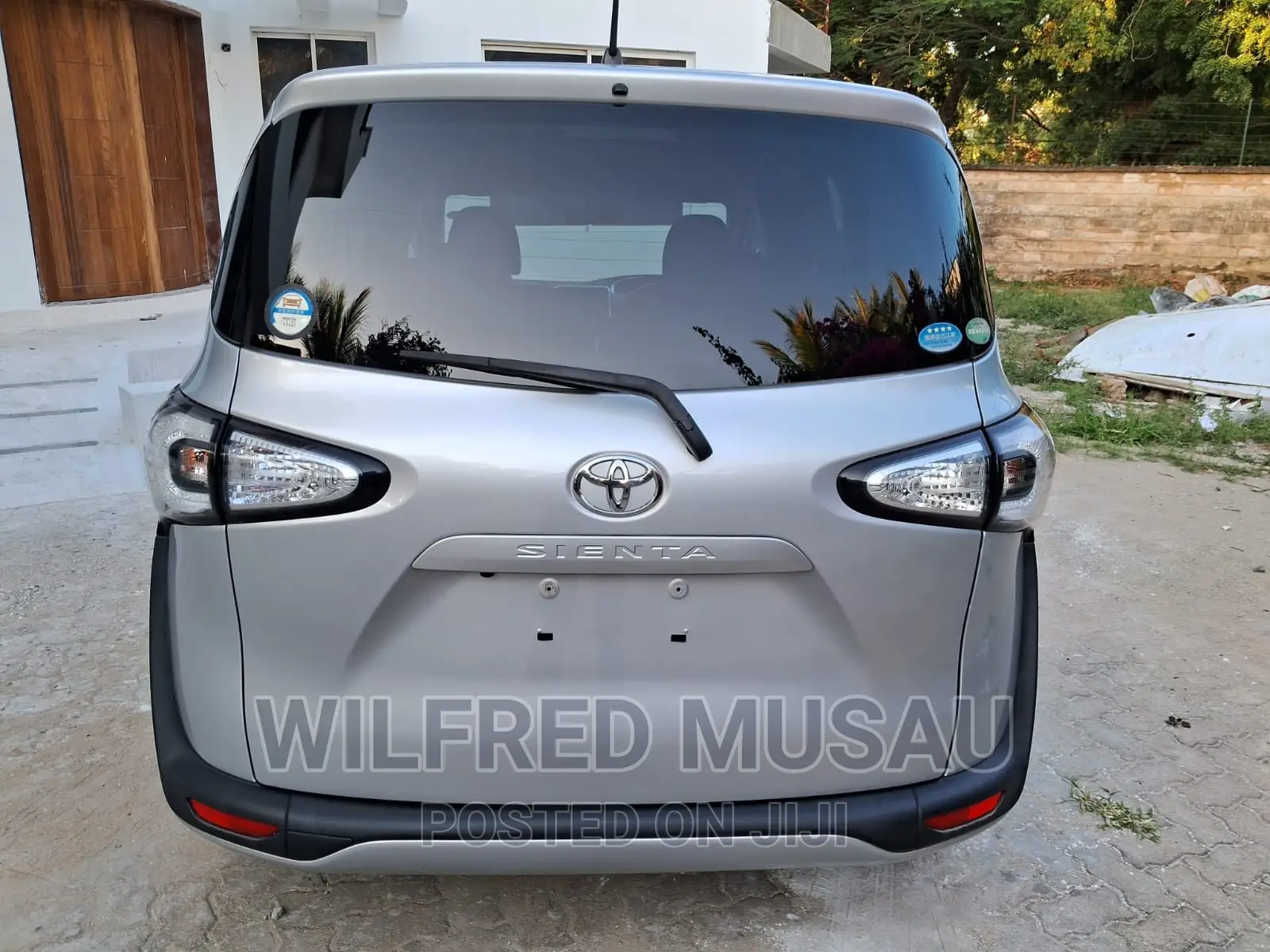 Toyota Sienta 2016 Silver