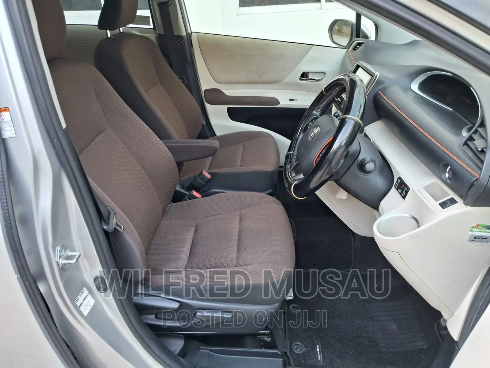 Toyota Sienta 2016 Silver