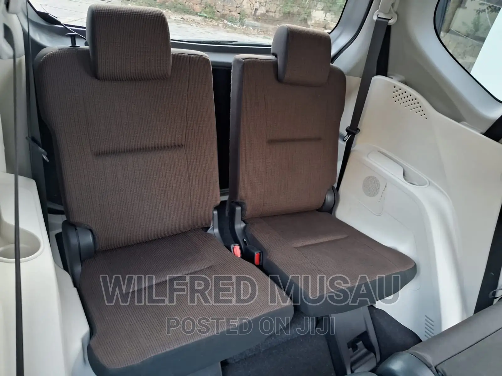 Toyota Sienta 2016 Silver