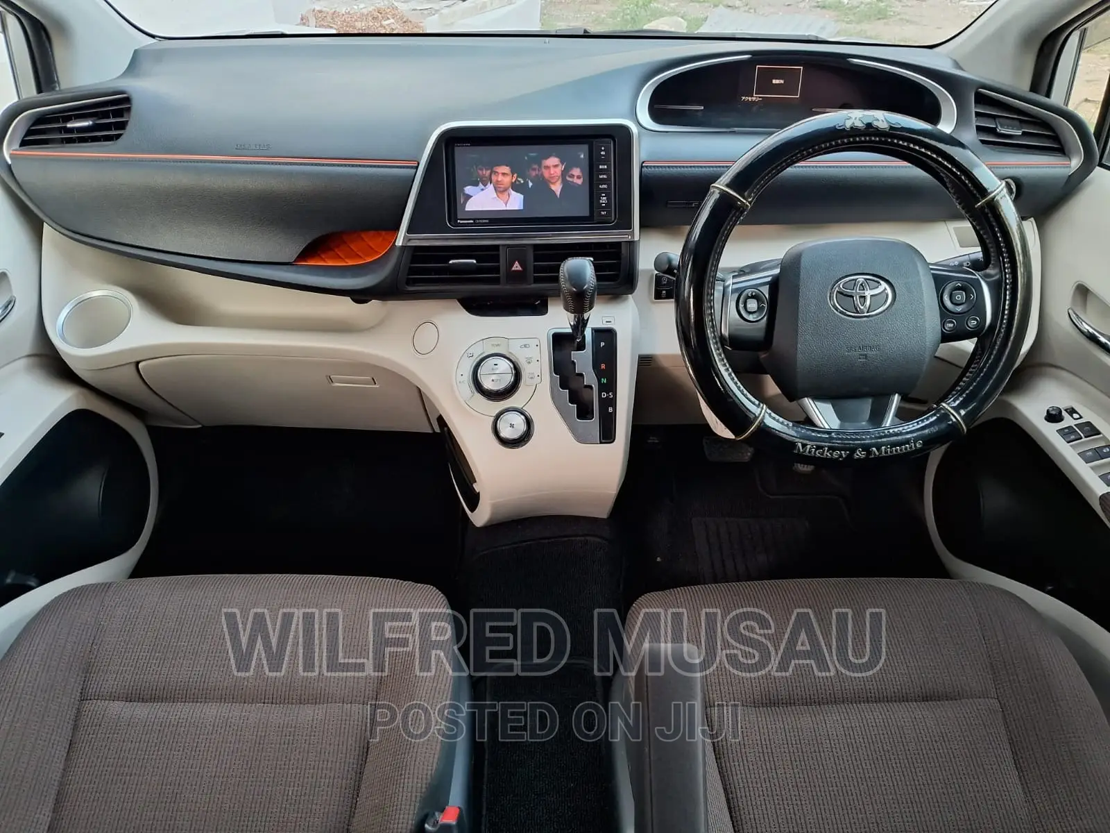 Toyota Sienta 2016 Silver