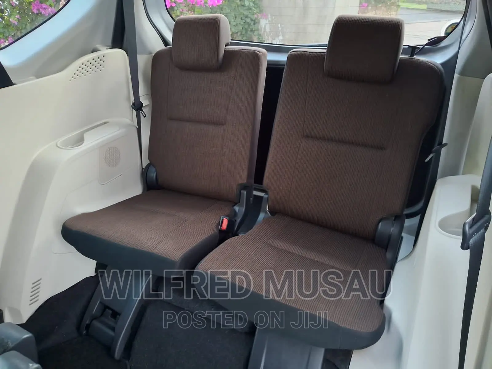 Toyota Sienta 2016 Silver