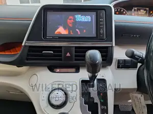 Toyota Sienta 2016 Silver
