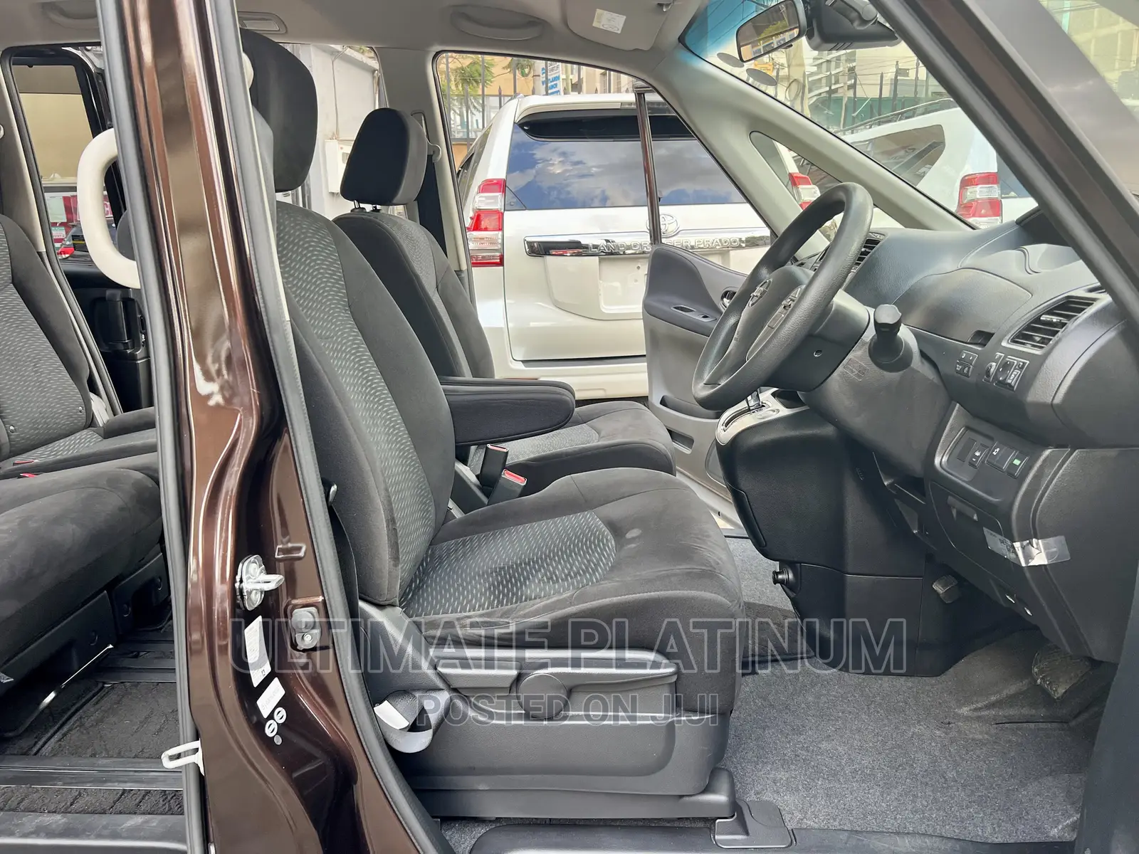 Nissan Serena 2016 Brown