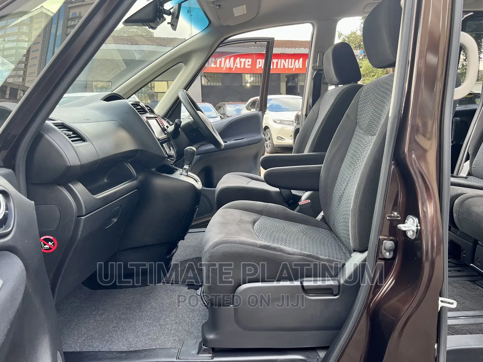 Nissan Serena 2016 Brown