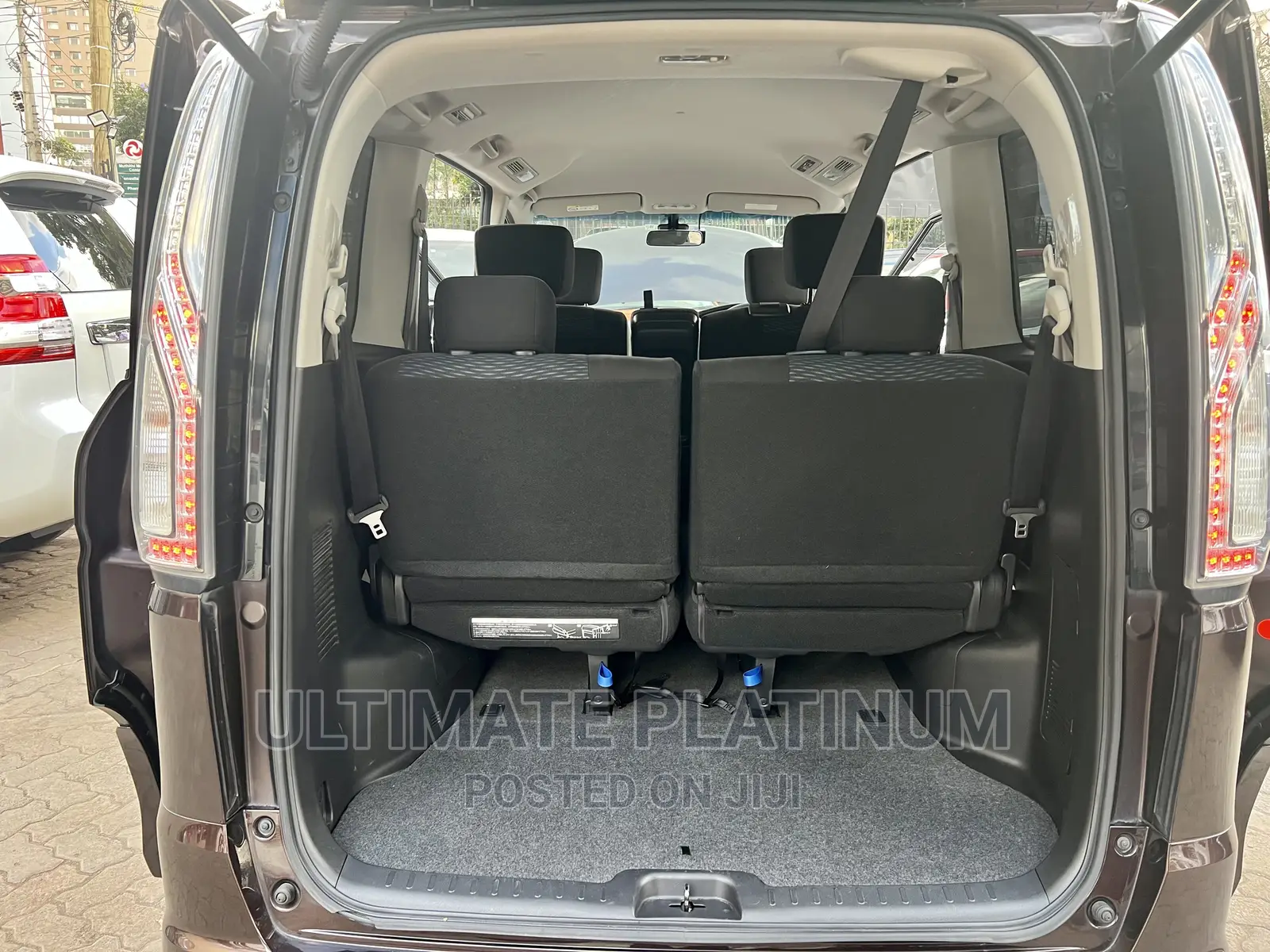 Nissan Serena 2016 Brown