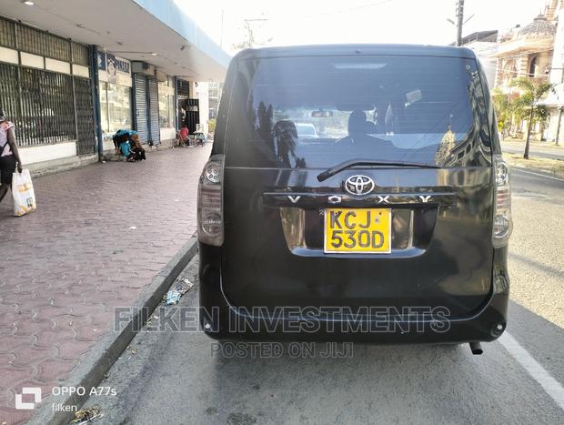 Toyota Voxy 2009 Black - thumbnail 5