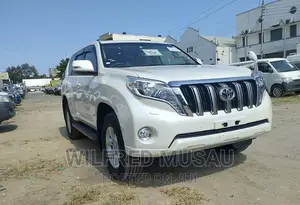 Toyota Land Cruiser Prado 2017 White