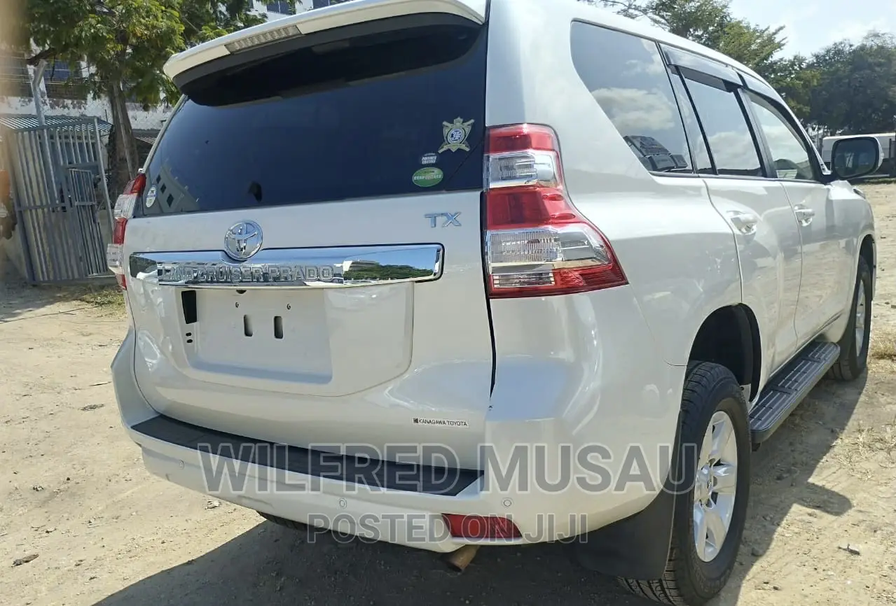 Toyota Land Cruiser Prado 2017 White