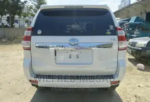 Toyota Land Cruiser Prado 2017 White
