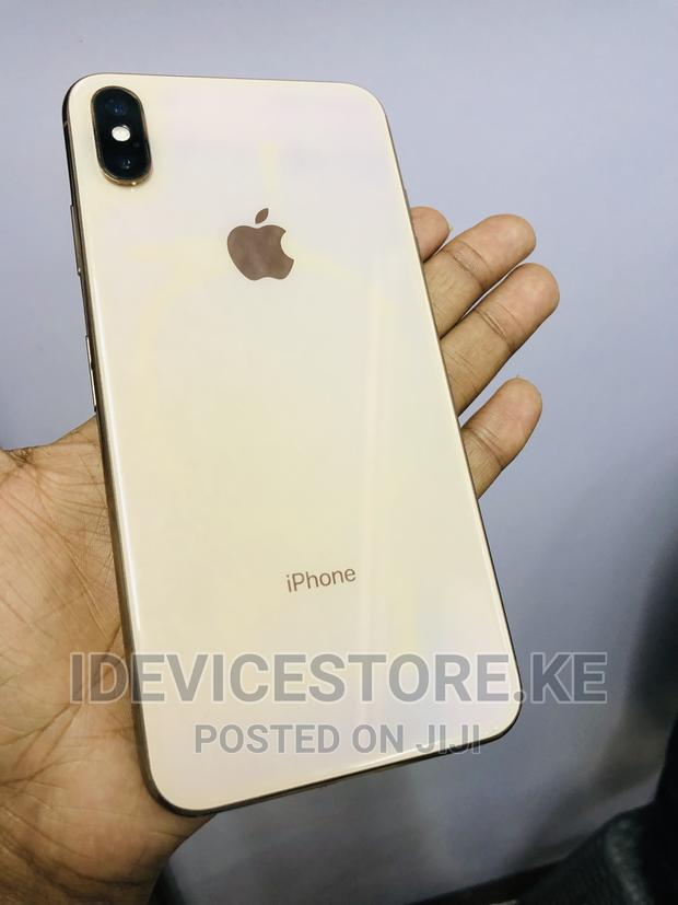 Apple iPhone XS Max 64 GB Gold - main view