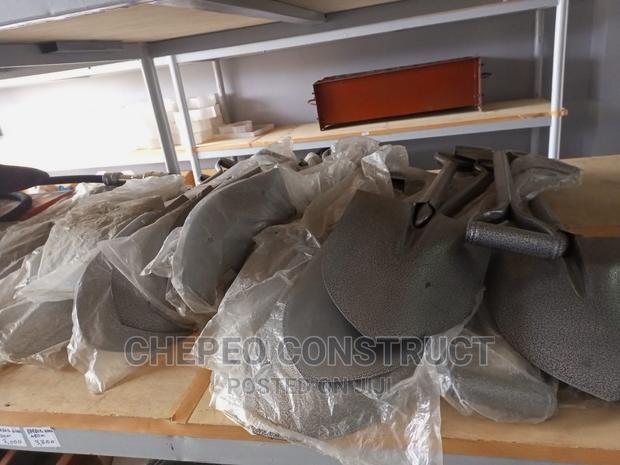 Heavy Steel Shovel/Spades - thumbnail 3