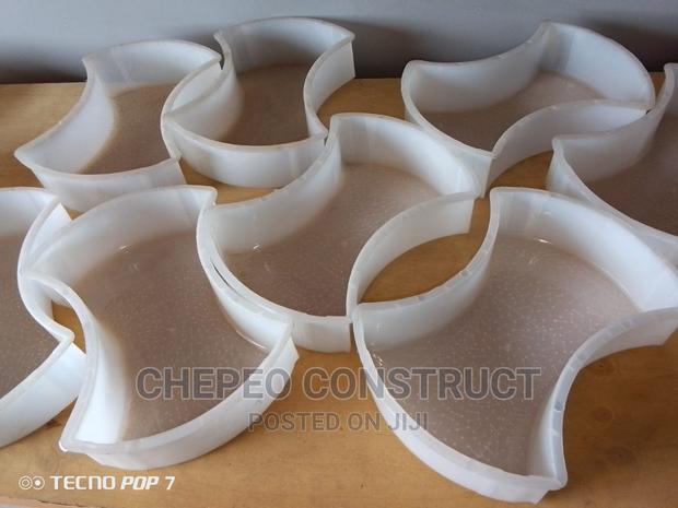 Heavy Plastic Cabro Moulds - thumbnail 2