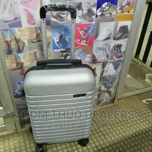 *3 in 1 Luxurious Fibre Suitcase* Zipper Closure Frame.