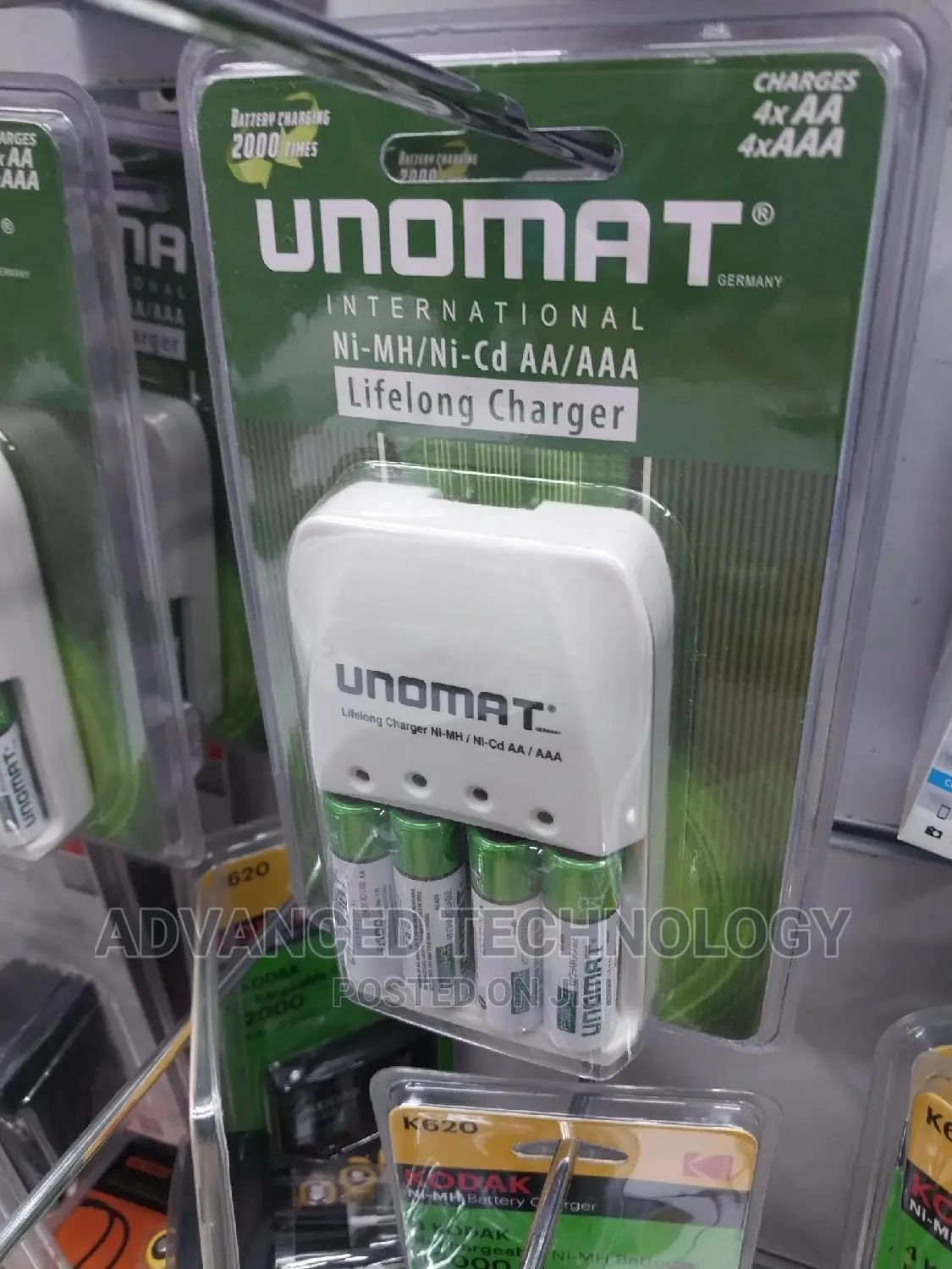 Unomat AA Rechargeable Batteries Plus Charger (4)
