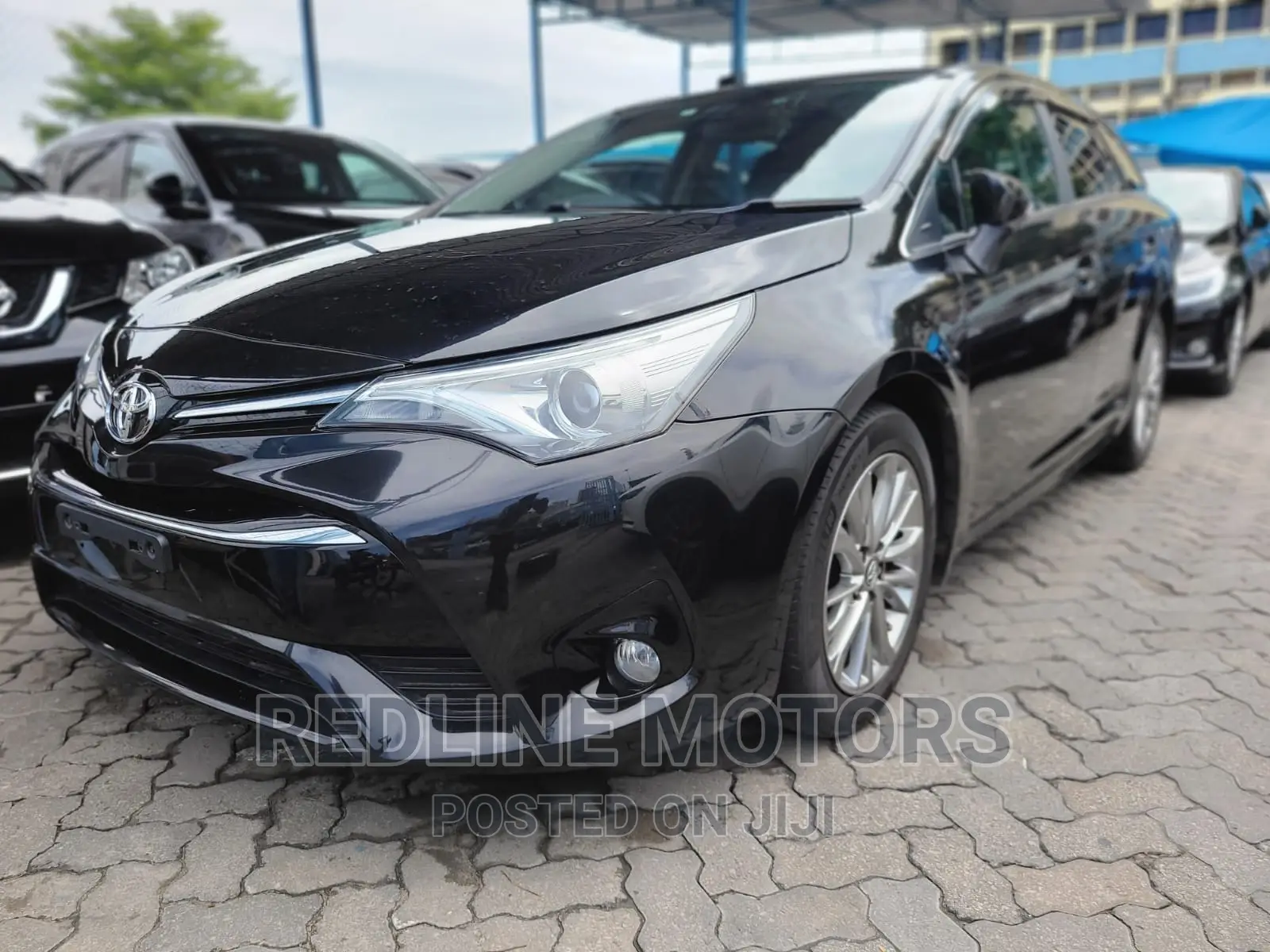 Toyota Avensis 2016 Black