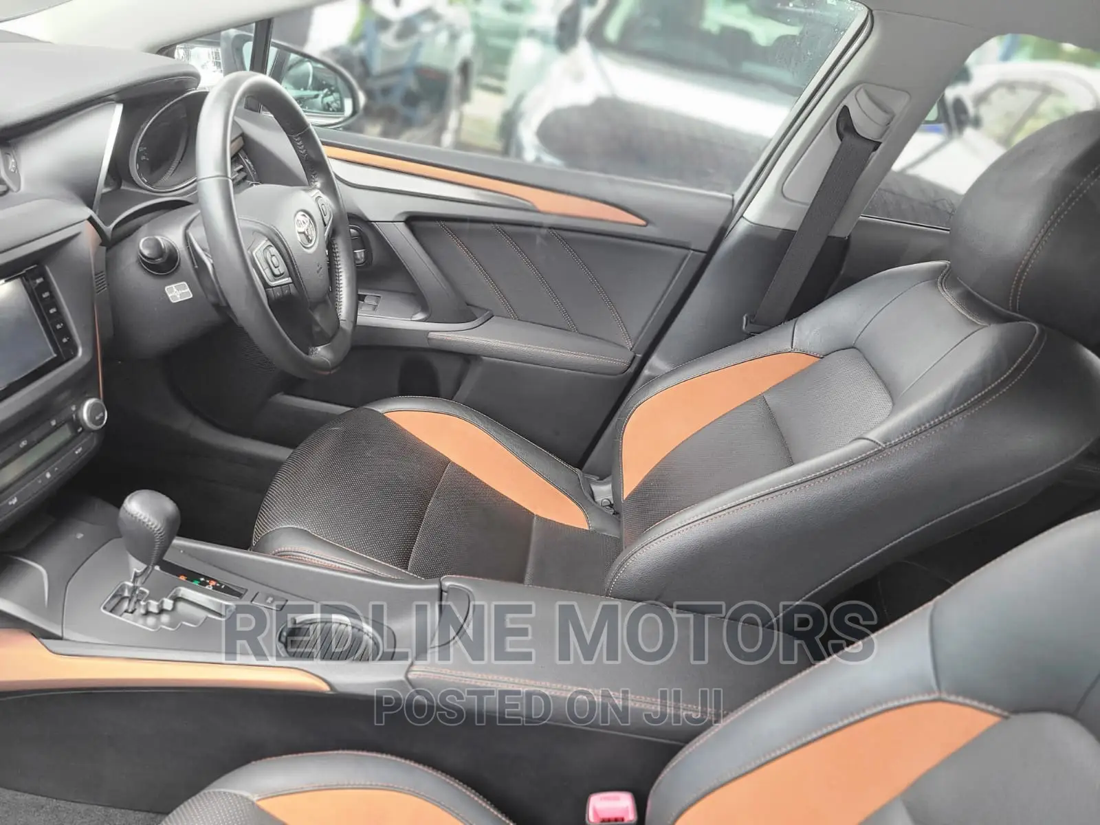 Toyota Avensis 2016 Black
