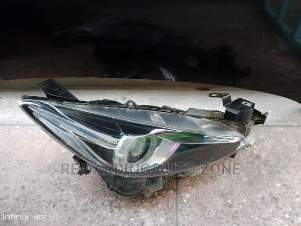 Mazda Axela 2013 RHS Headlight Xenon. - thumbnail 3