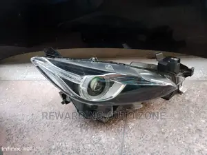 Mazda Axela 2013 RHS Headlight Xenon.