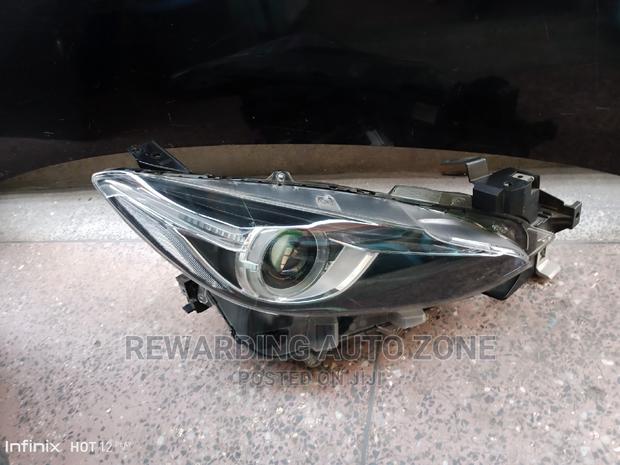 Mazda Axela 2013 RHS Headlight Xenon. - thumbnail 4