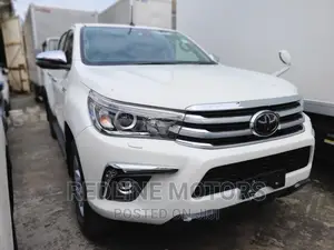 Toyota Hilux 2018 White