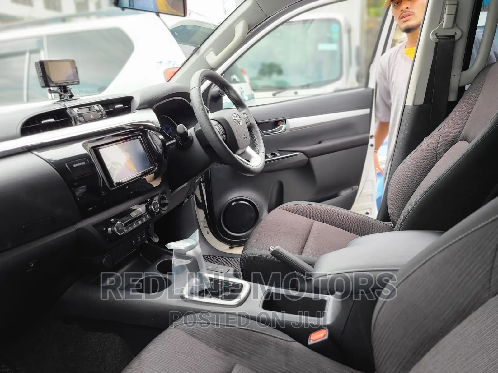 Toyota Hilux 2018 White
