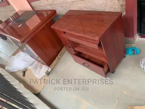 Executive Imported Office Desk 1.6 MTRS