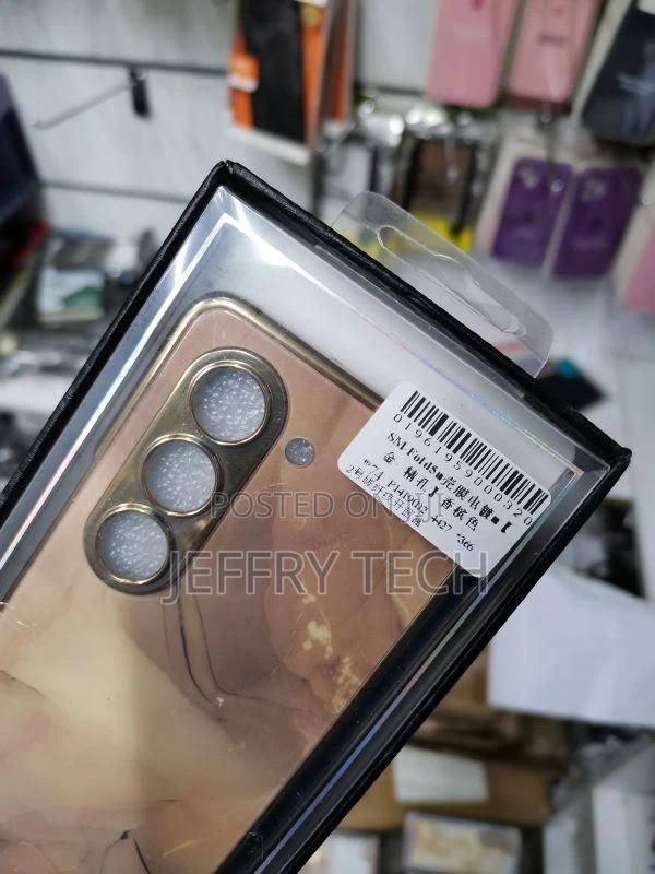 Marble Patterned Glass Case for Samsung Galaxy Z Fold 5 - thumbnail 4