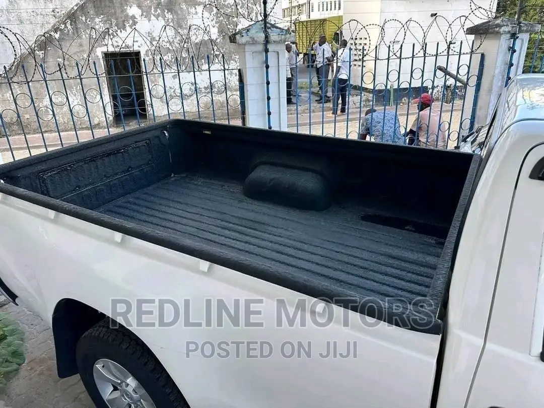 Toyota Hilux 2017 White