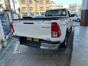 Toyota Hilux 2017 White