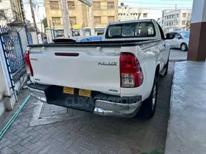 Toyota Hilux 2017 White