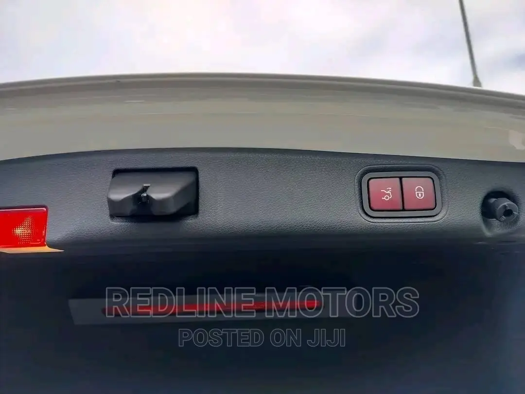 Mercedes-Benz E200 2016 White