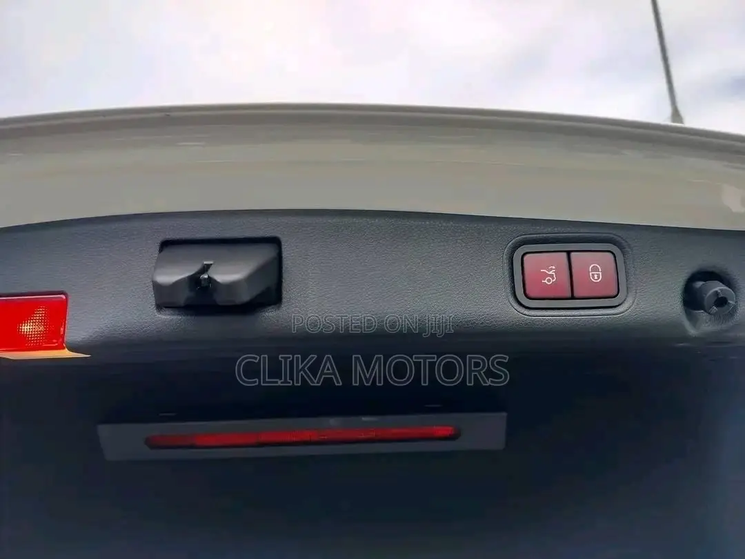 Mercedes-Benz E200 2016 White